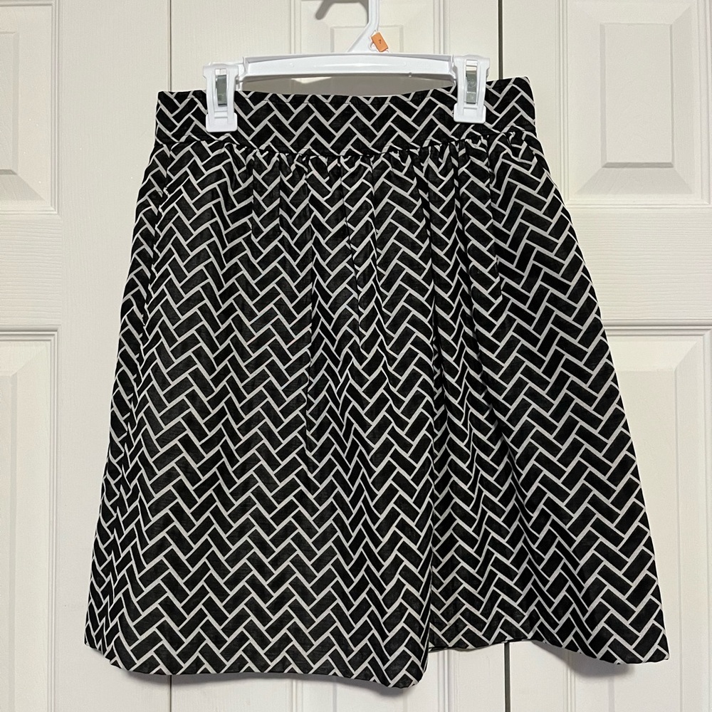 EUC, Tibi New York, size 4, Black and White chevron skirt